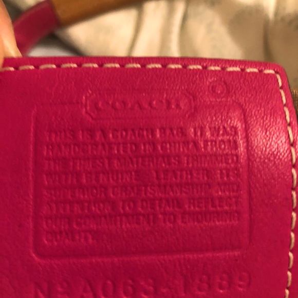 Classic Coach purse - Picture 4 of 7